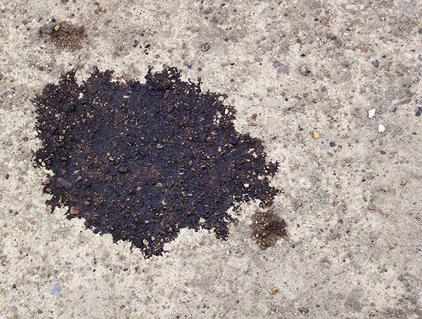 how to remove oil stains from concrete