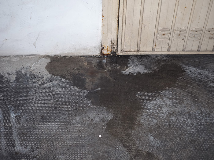 What To Do If Your Garage Door Leaks, Best Garage Door Seal For Uneven Floor