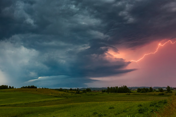 thunderstorm holding lightening